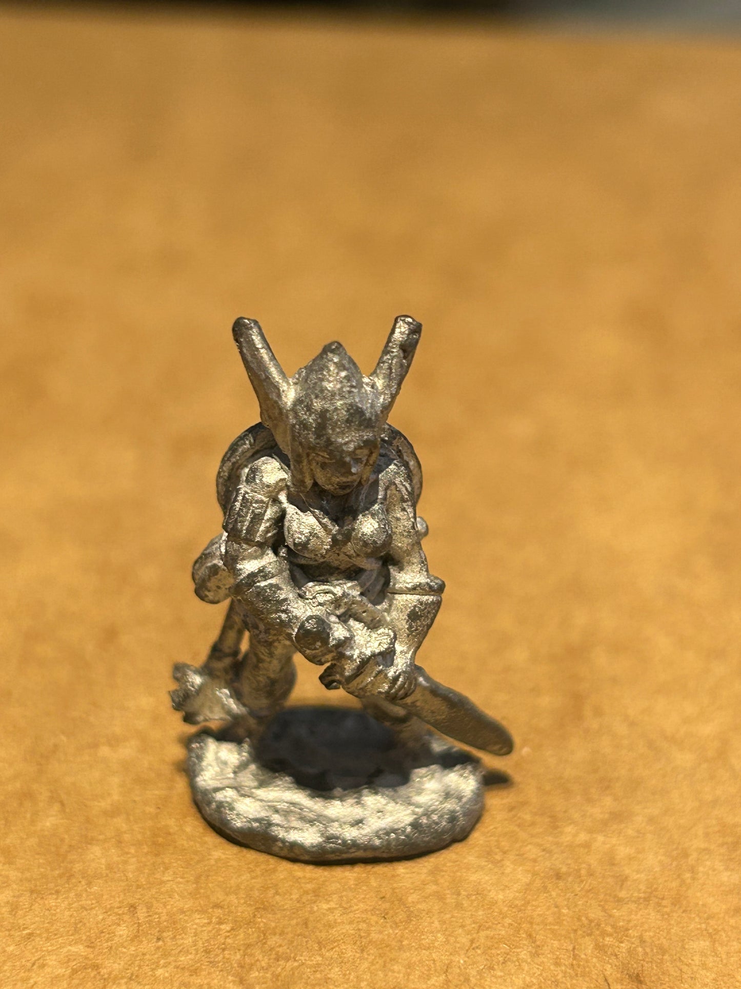Citadel 'C' Series C01 Fighter Warrior Maiden pre slotta metal 80s Warhammer 82 116 (1C-37)