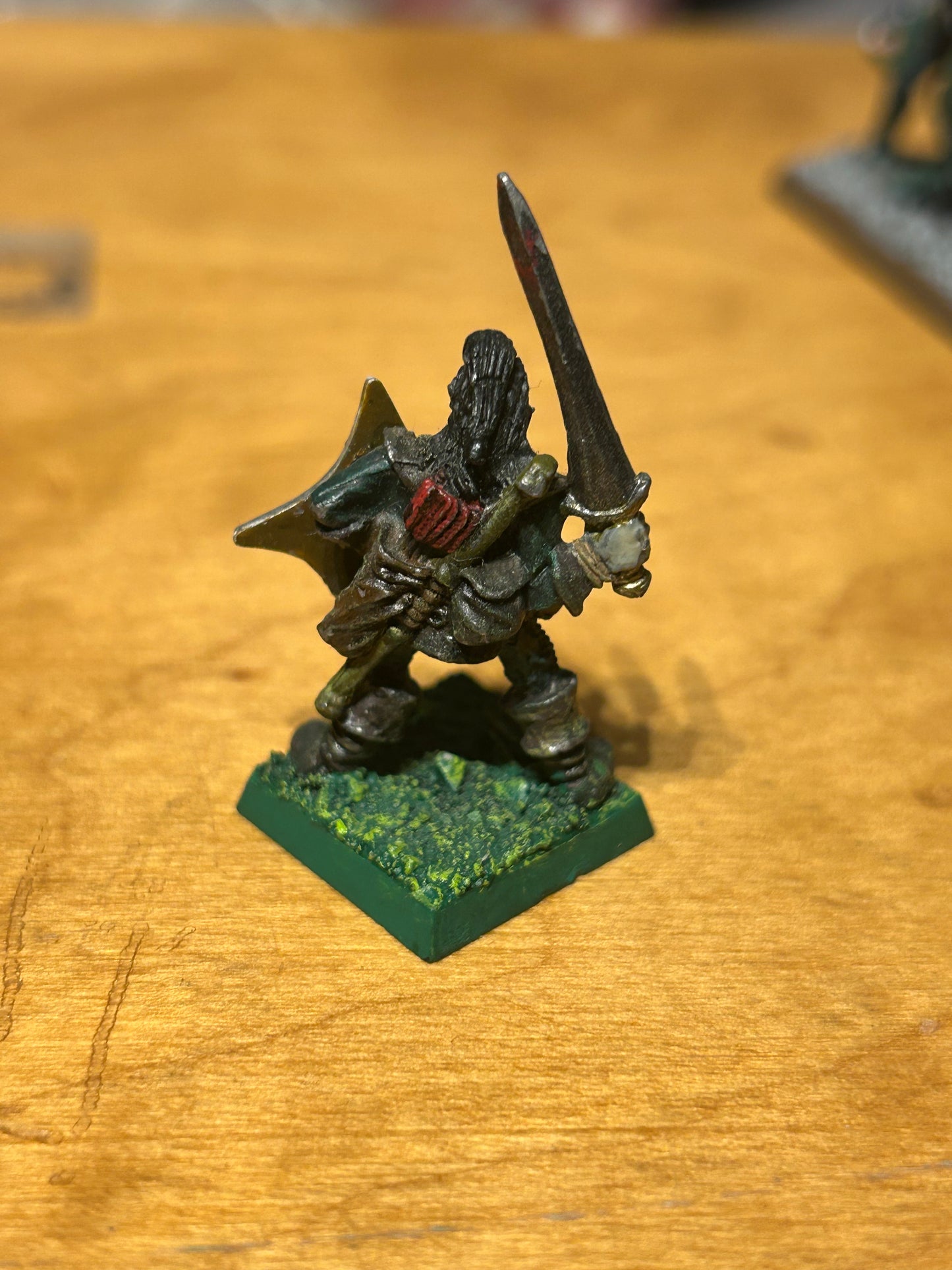 Wood Elf with sword and shield warhammer fantasy