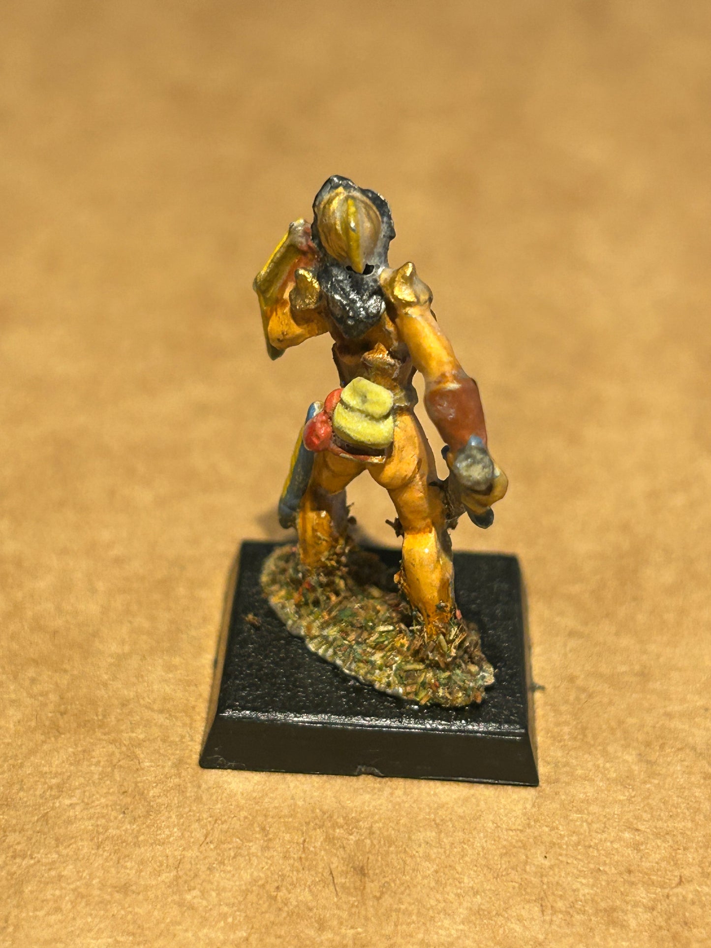 FA19-1 FEMALE FIGHTER - FANTASY ADVENTURERS - 1982 METAL - CITADEL WARHAMMER