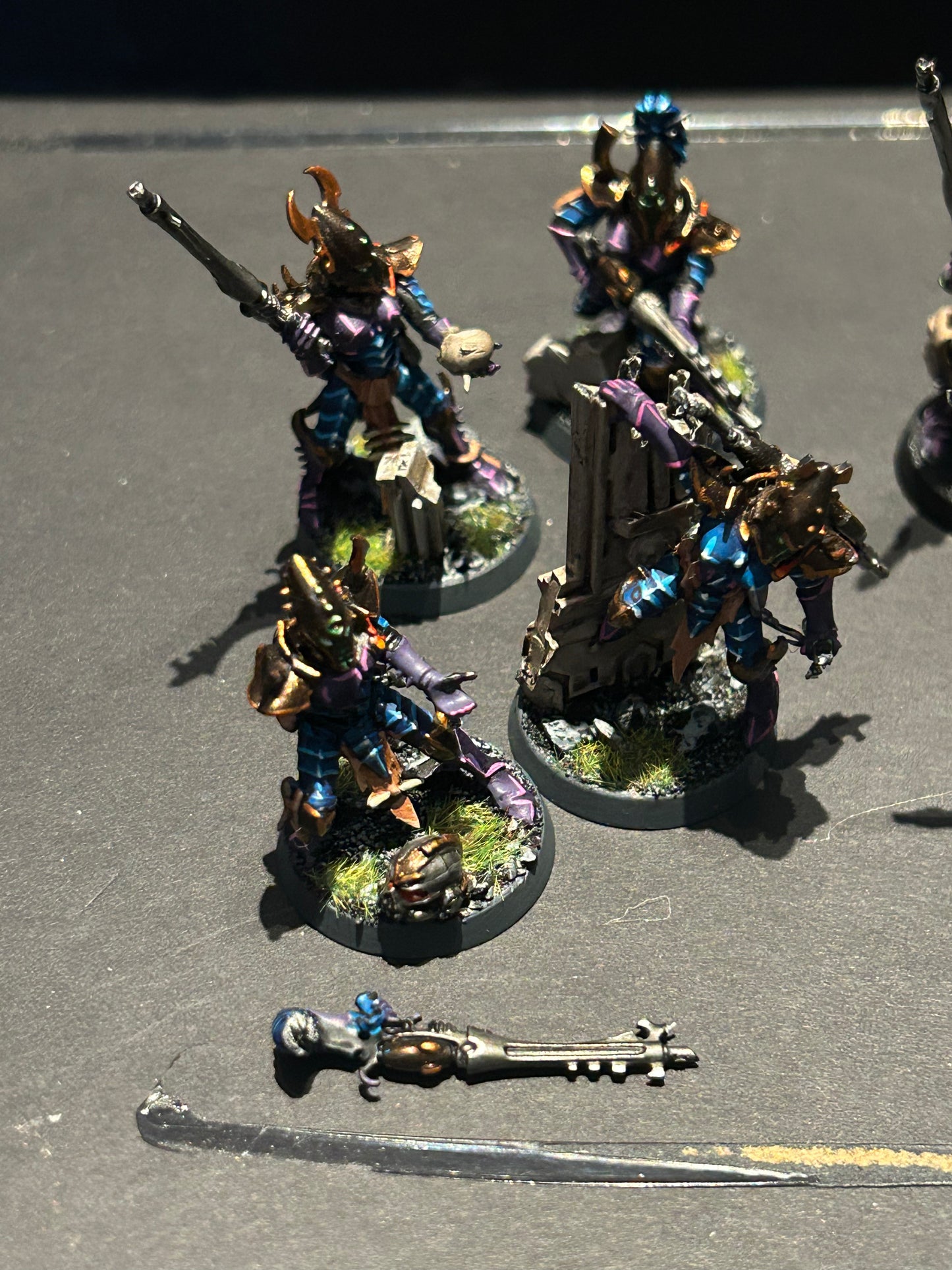 Warhammer 40k dark eldar kabalite squad plastic 10 miniatures and painted well with some scenic bases