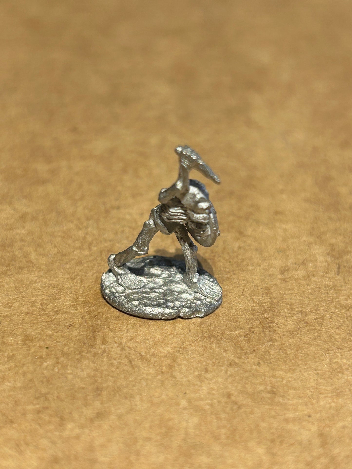 Citadel Fantasy Tribes FTS12 Halfling Skeleton w. Dagger & Shield Warhammer