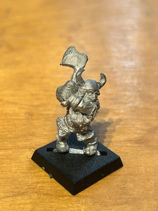 Games Workshop Warhammer Norse Dwarf with Axe Dwarves Metal Figure Army B2