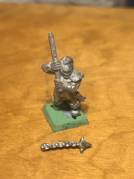 Warhammer fantasy warriors of chaos marauder with double handed flail