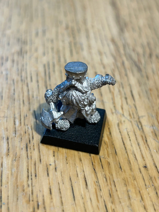 Warhammer fantasy - Dwarfs - C06 Imperial Dwarf Warrior - Grim - 1985