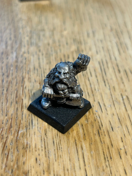 Games Workshop Warhammer Marauder MM15 31 Dwarf Dwarves Clansmen with Axe 1992
