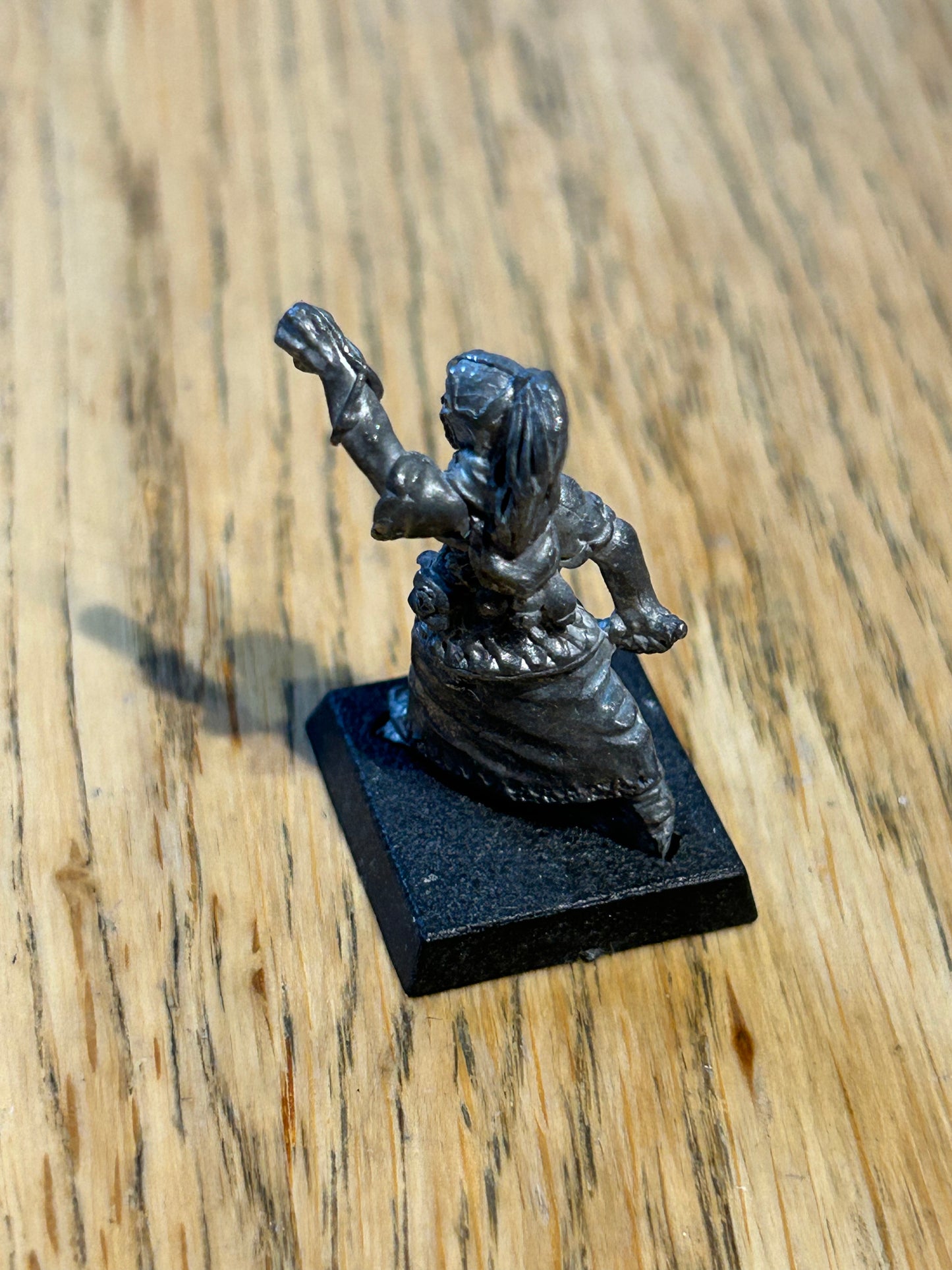 CITADEL GAMES WORKSHOP ADD13 Female Cleric mid level, warhammer fantasy