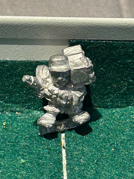 Musician Squat Rogue Trader / Space Dwarf Warhammer 40000 metal