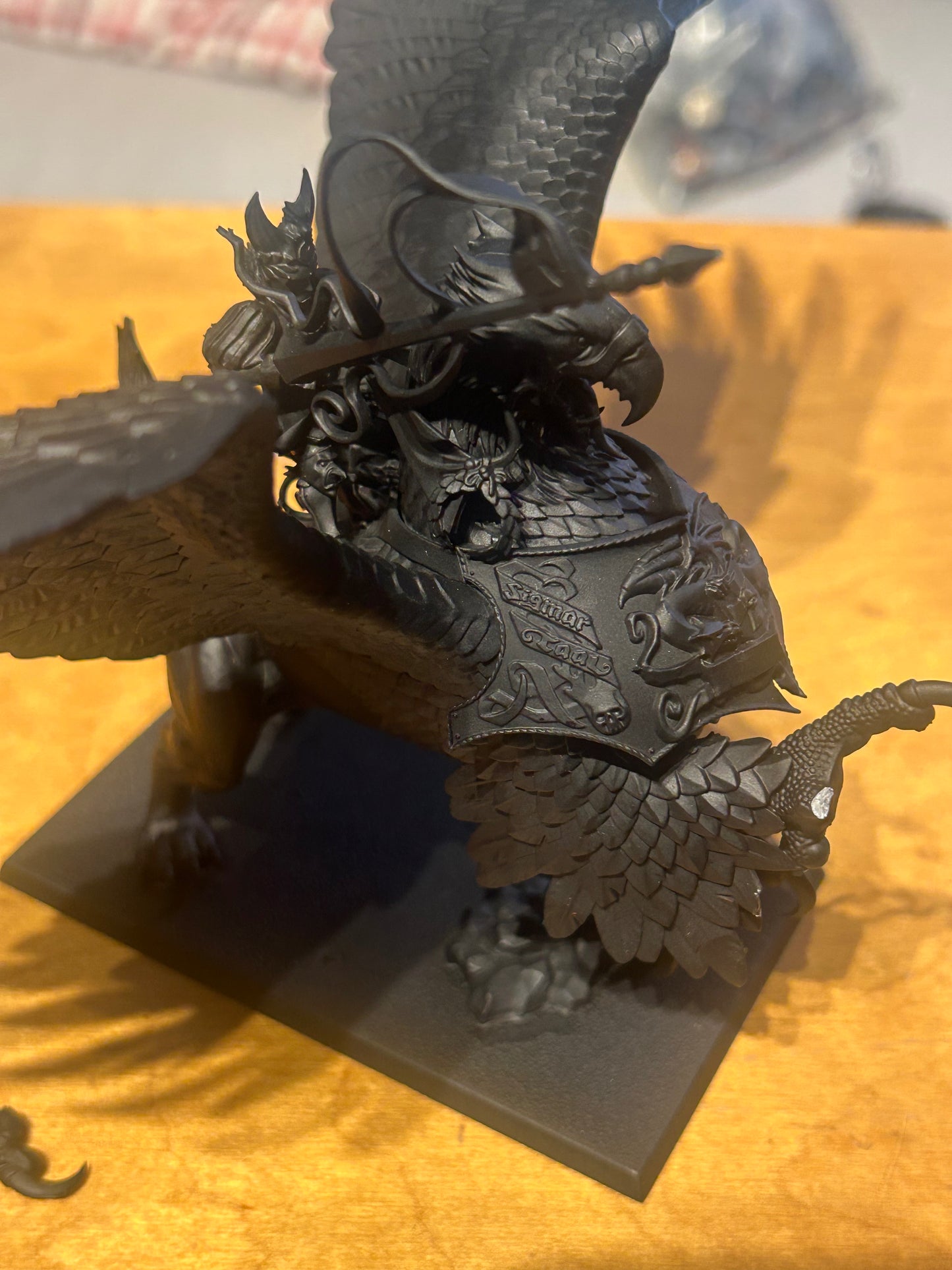 Warhammer fantasy the old world empire of man general on griffin