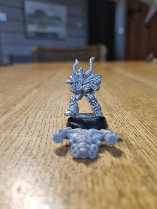 Warhammer 40k Rogue Trader Slaanesh Chaos Space Marine - Metal with back pack