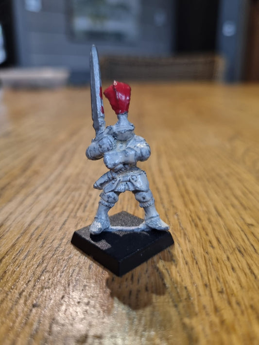 Marauder Miniatures fighter MM60 04 in Platemail, w. 2-handed Sword