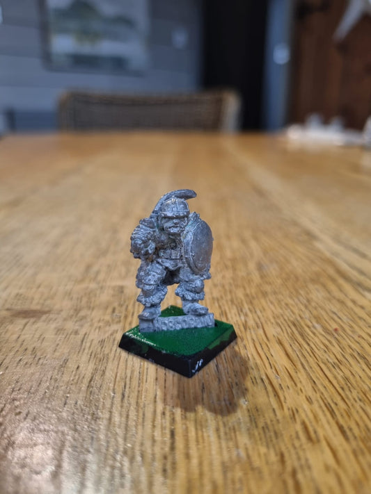 Citadel Warhammer classic 80s Reg Renown RR15 Despoiling Hobgoblin Trooper