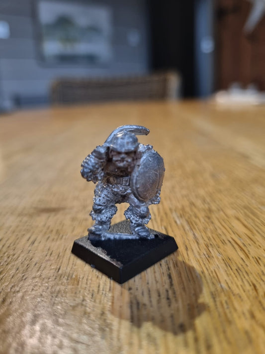 Citadel Warhammer classic 80s Reg Renown RR15 Despoiling Hobgoblin Trooper