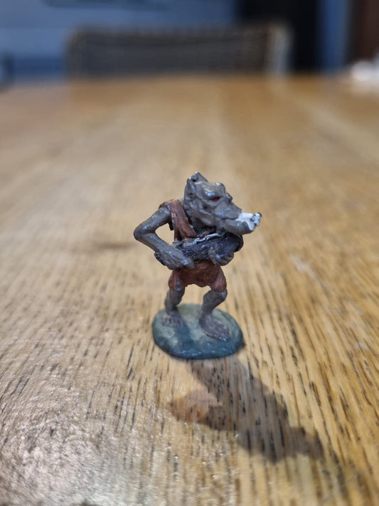 Citadel - Pre Slotta - Warhammer - C15 armoured Orc Warrior -  with crossbow 1984