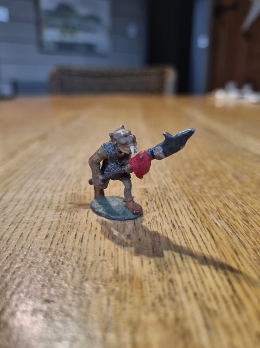 Citadel - Pre Slotta - Warhammer - C16  Orc Warrior -  with polearm 1984
