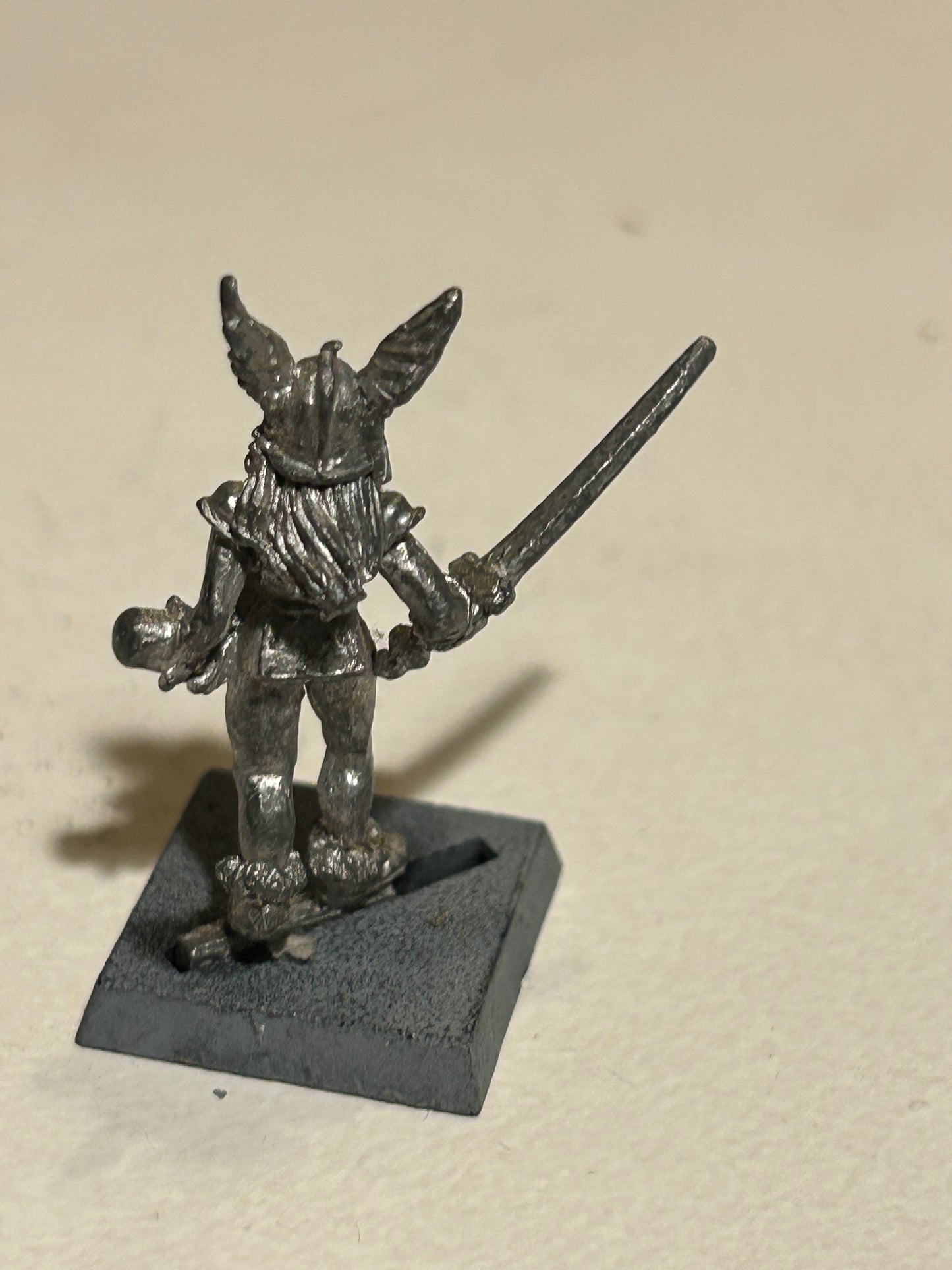 Warhammer fantasy Norse female with sword 13