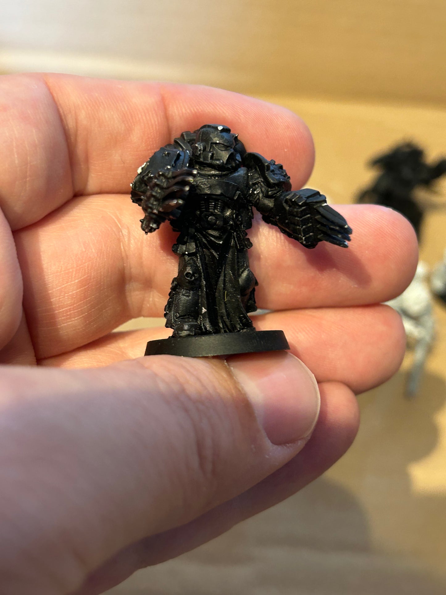 Warhammer 40k space marines squad with various additional metal components (possibly some forge world bits but unsure due to undercoat)