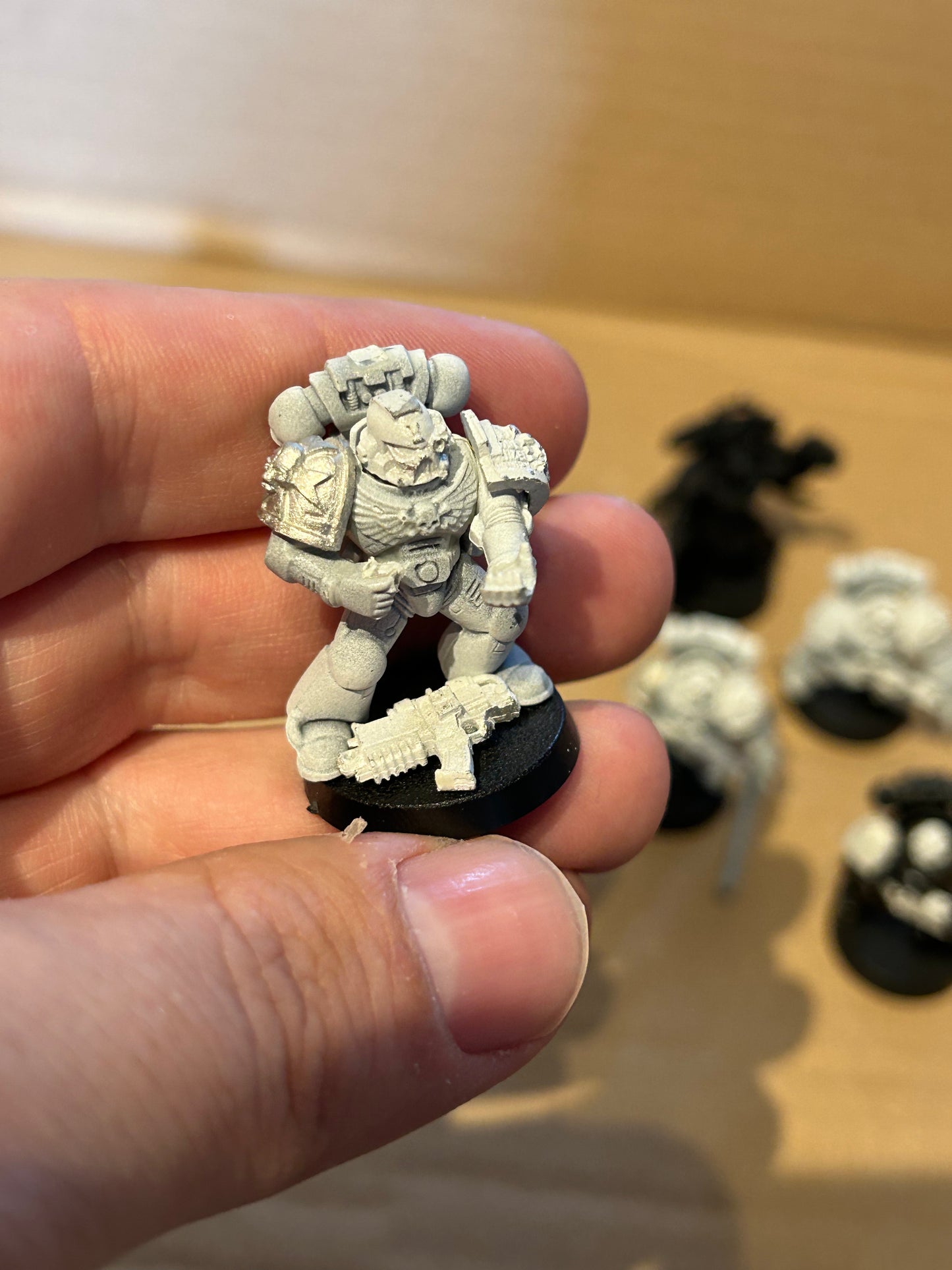 Warhammer 40k space marines squad with various additional metal components (possibly some forge world bits but unsure due to undercoat)