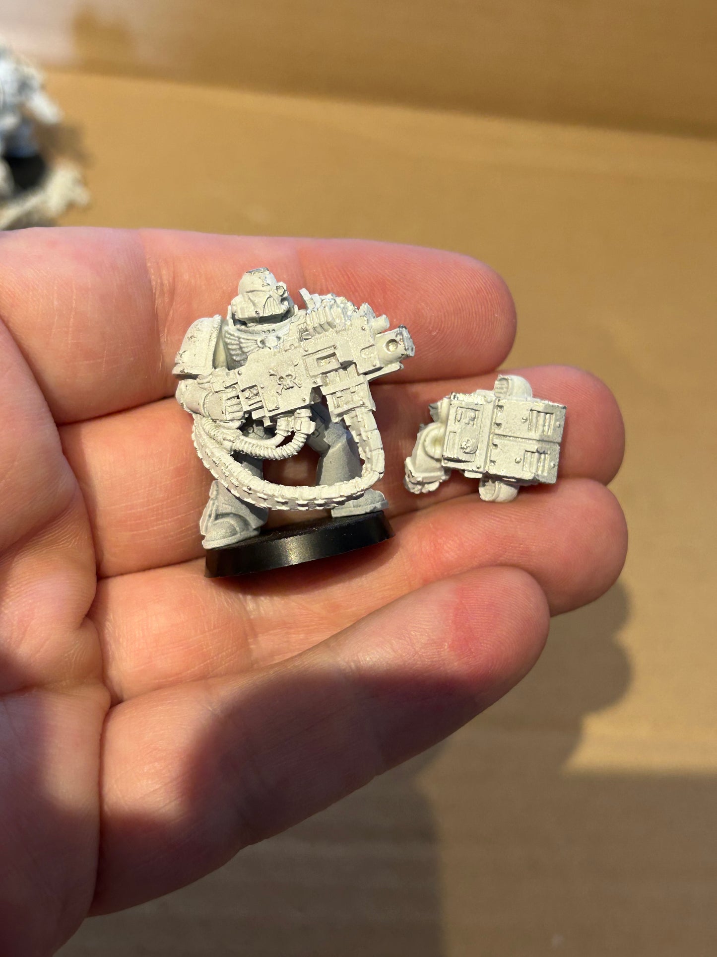 Warhammer 40k space marines squad with various additional metal components (possibly some forge world bits but unsure due to undercoat)