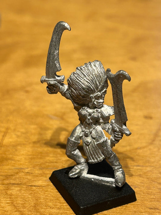 Warhammer fantasy dark elf witch elf marauder miniatures