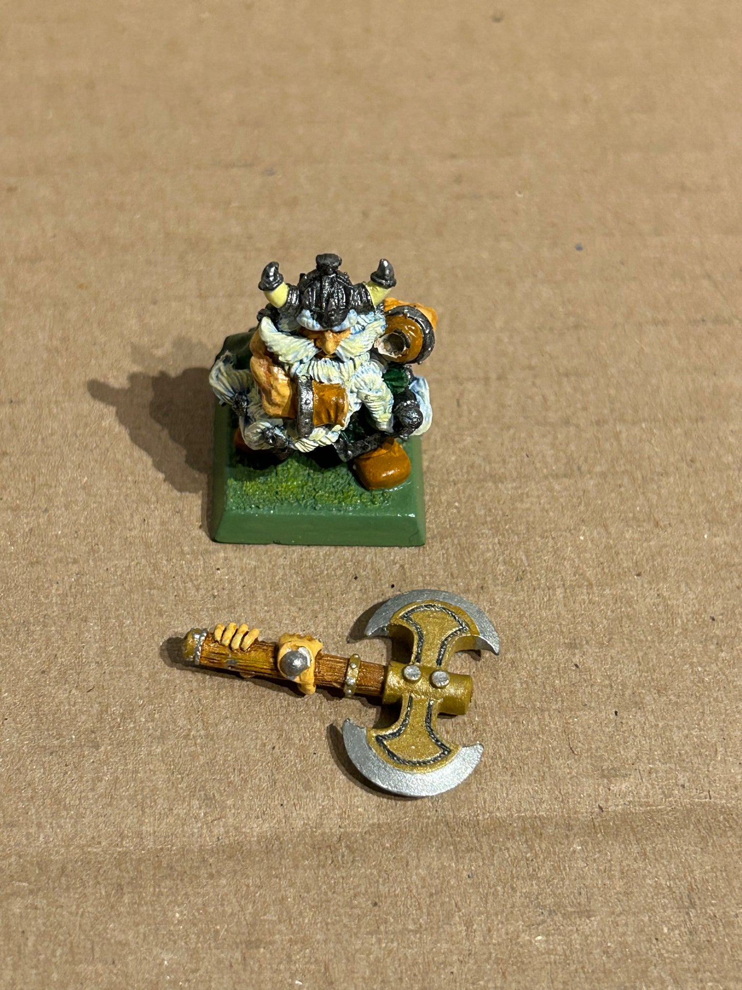 Warhammer fantasy white dwarf grombrindal miniature