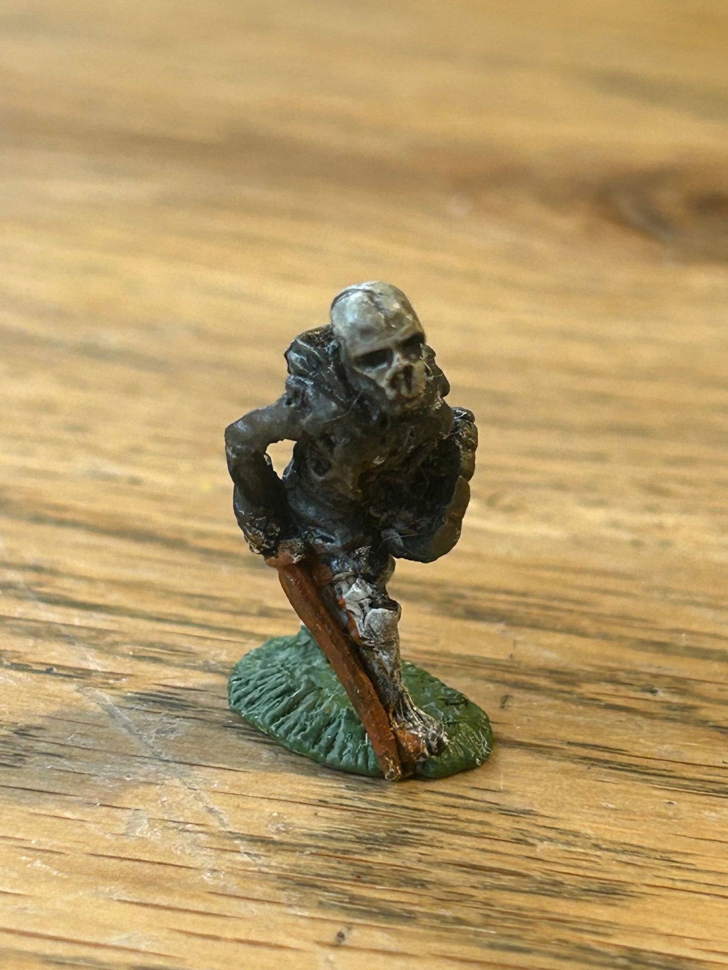 Citadel miniatures warhammer fantasy preslotta fiend factory FF52 skeleton warrior with sword and shield