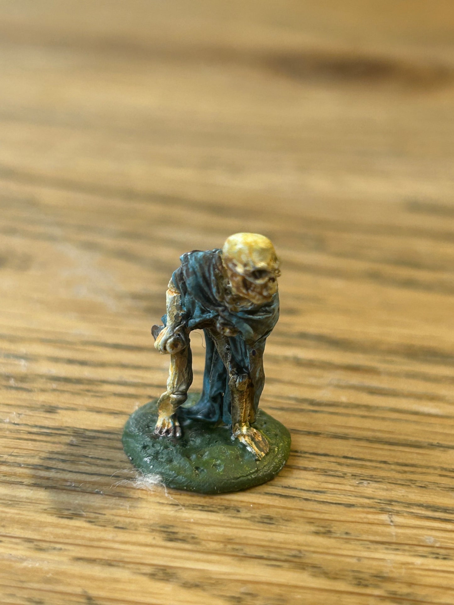 Citadel Fantasy Tribes FTS9 Skeleton Attacking w. Dagger Warhammer