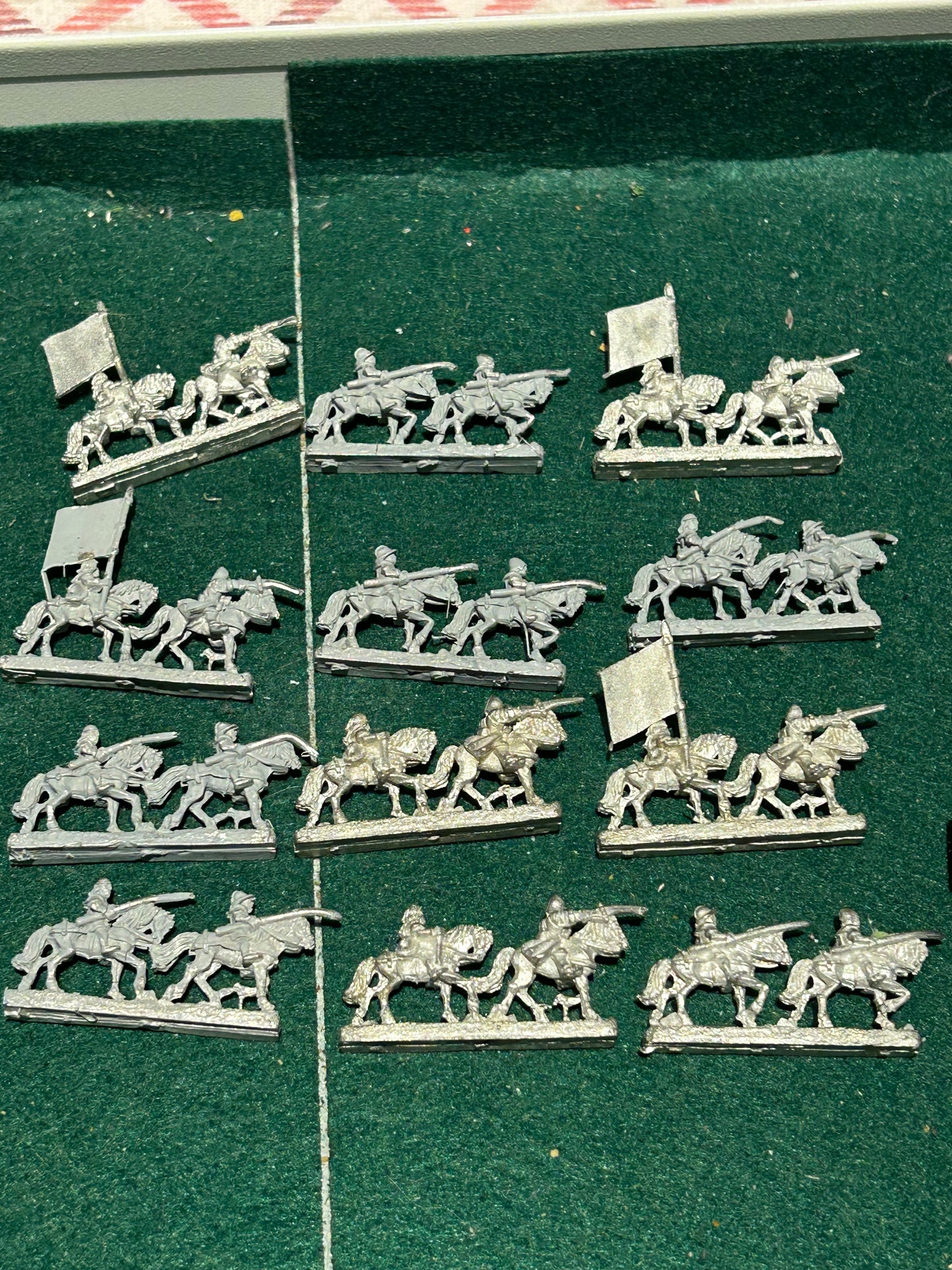 Warmaster Bretonnian Bretonnian mounted squires x6 bases 10mm Games Workshop GW