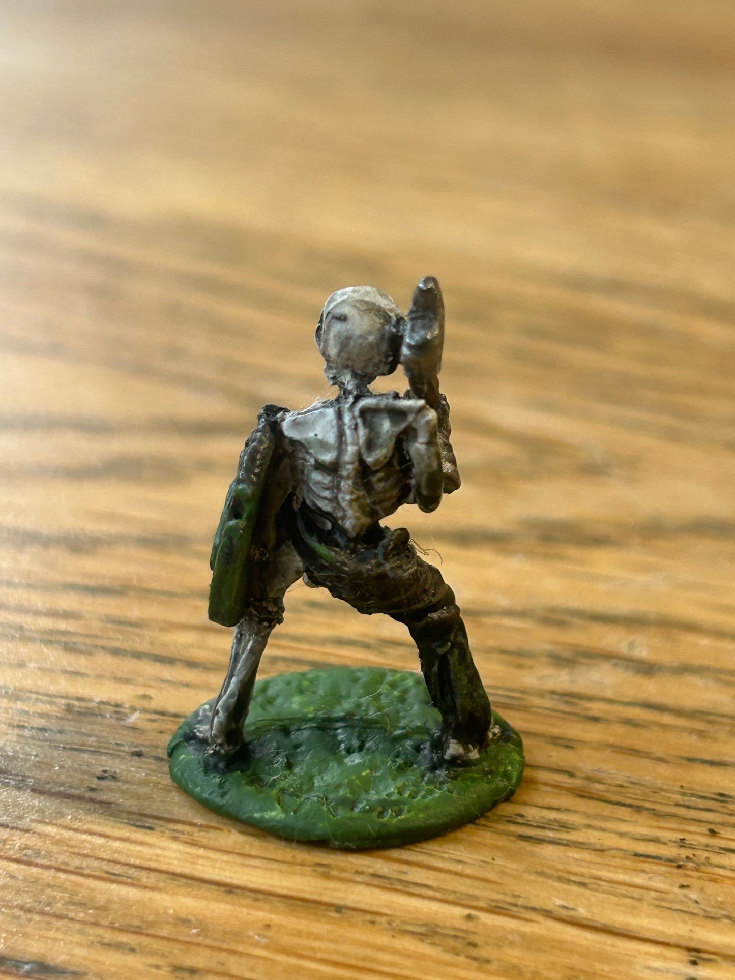Warhammer fantasy undead fantasy tribes Skeleton Attacking w. Axe & Shield FTS5