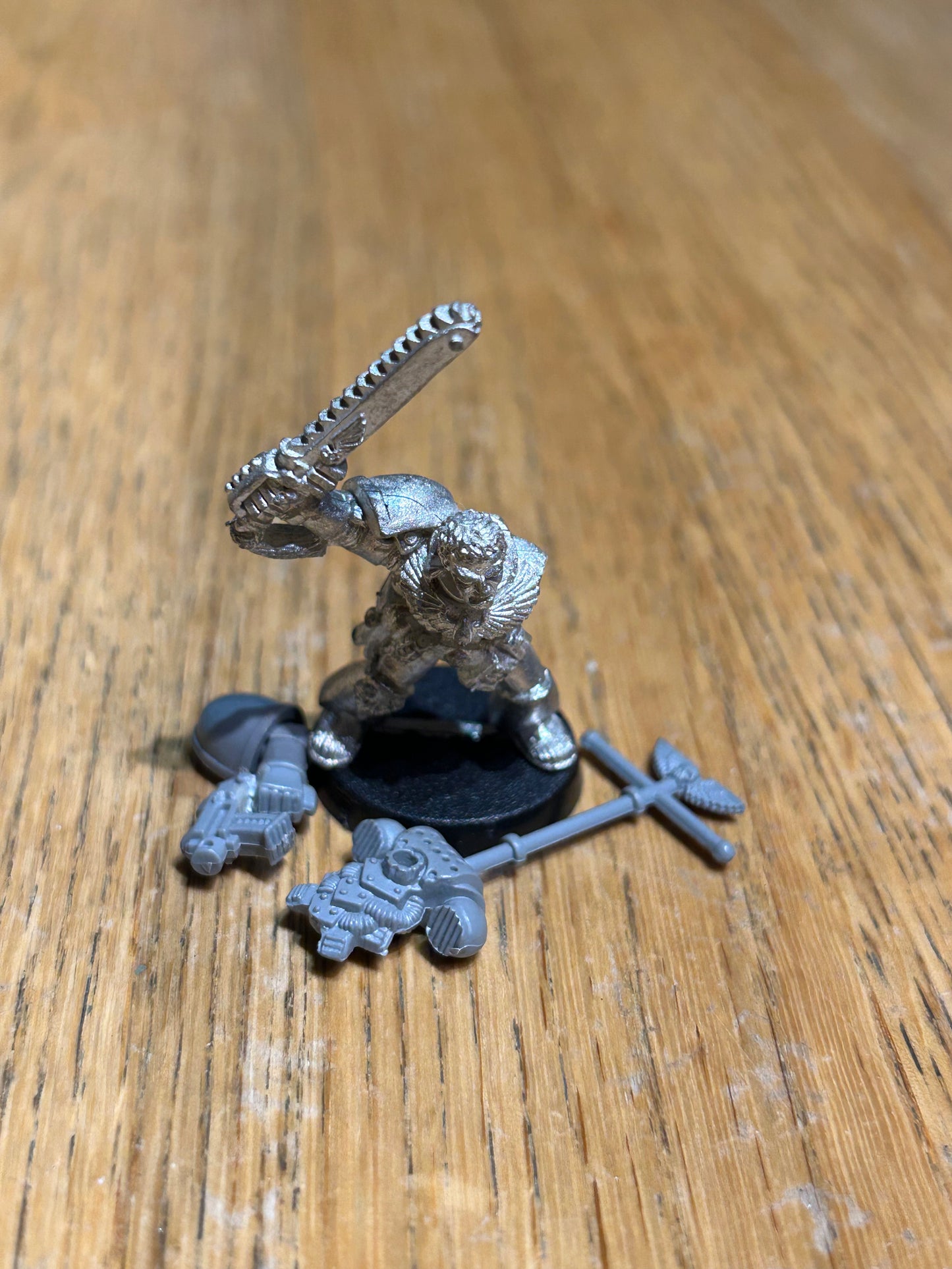 Warhammer 40k second edition space marine sergeant (metal body and plastic arms)