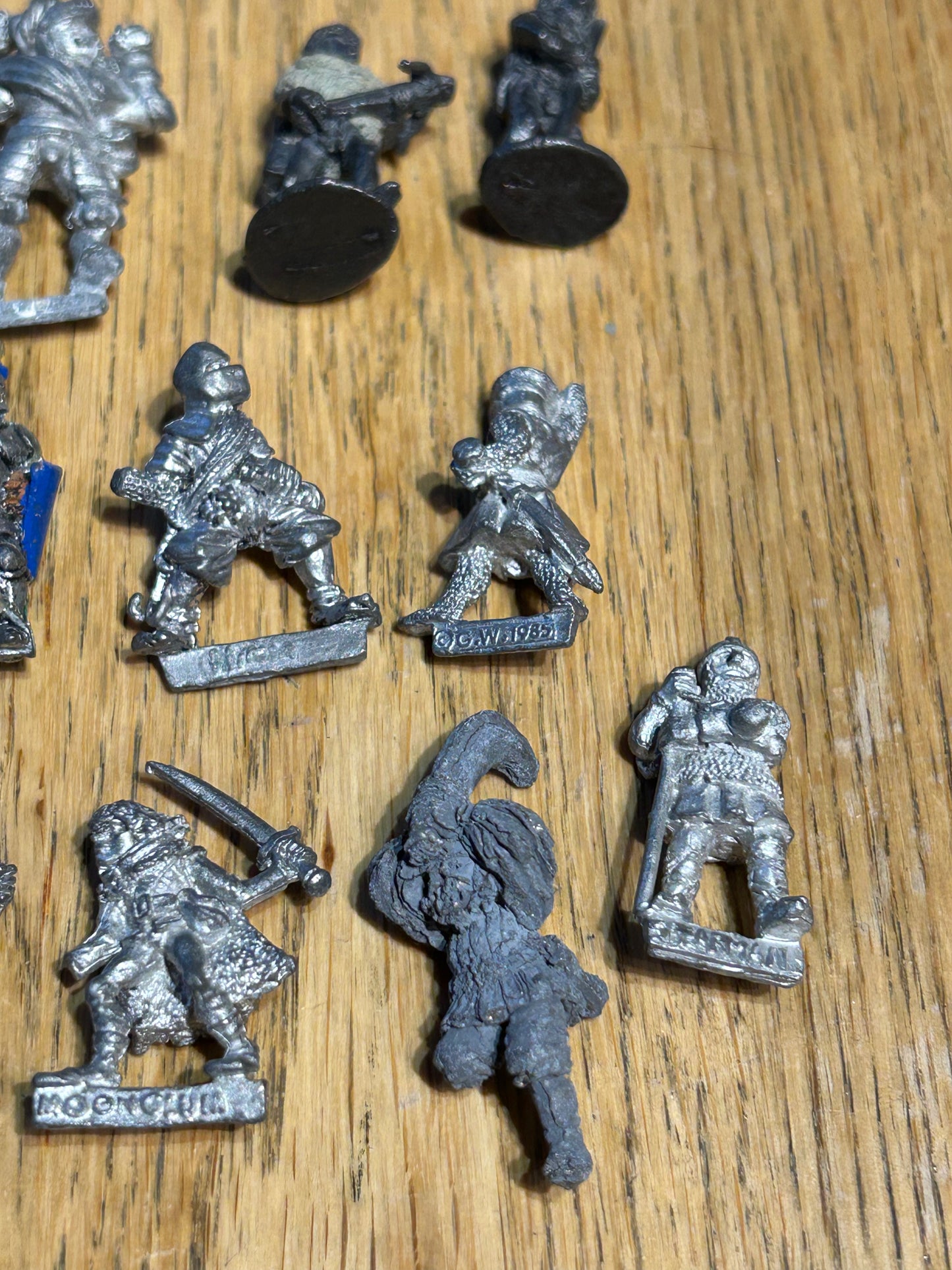 Warhammer fantasy broken miniatures job lot empire/humans x13