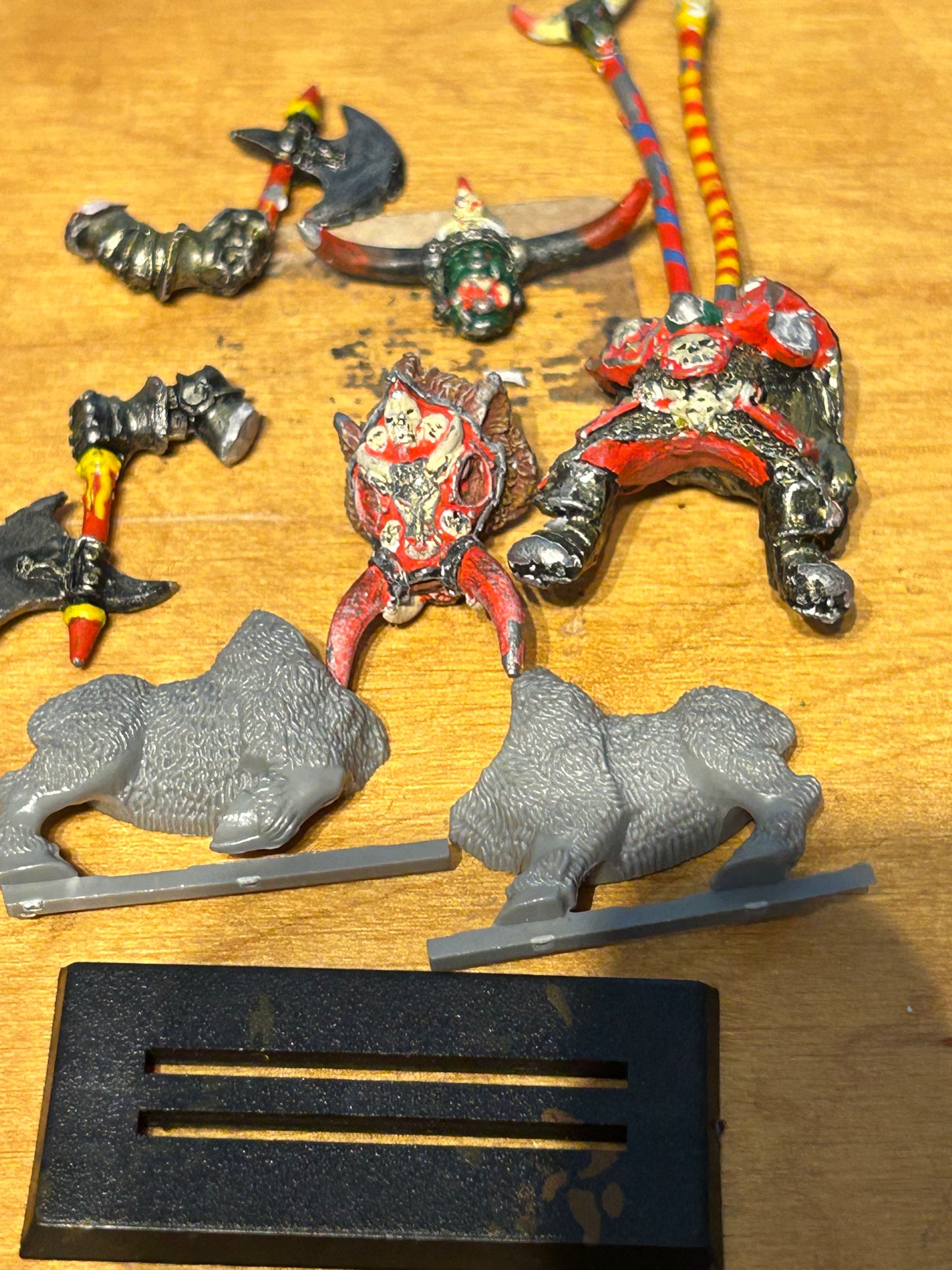 Warhammer - Orcs & Goblins - Classic Metal Morglum Necksnapper (boar has no tail)