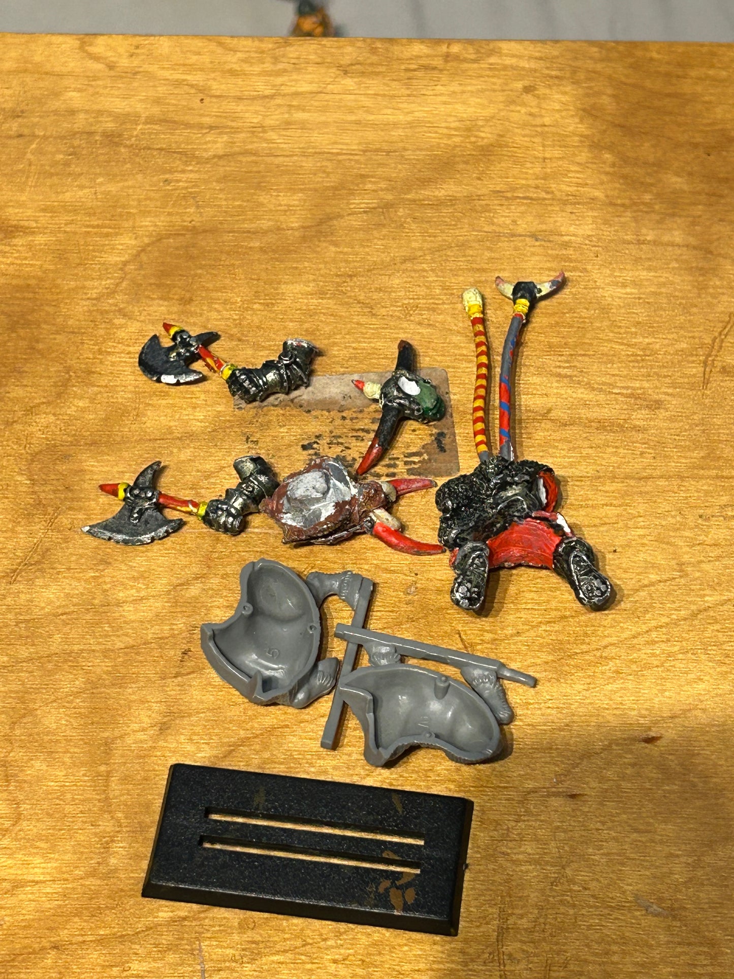 Warhammer - Orcs & Goblins - Classic Metal Morglum Necksnapper (boar has no tail)