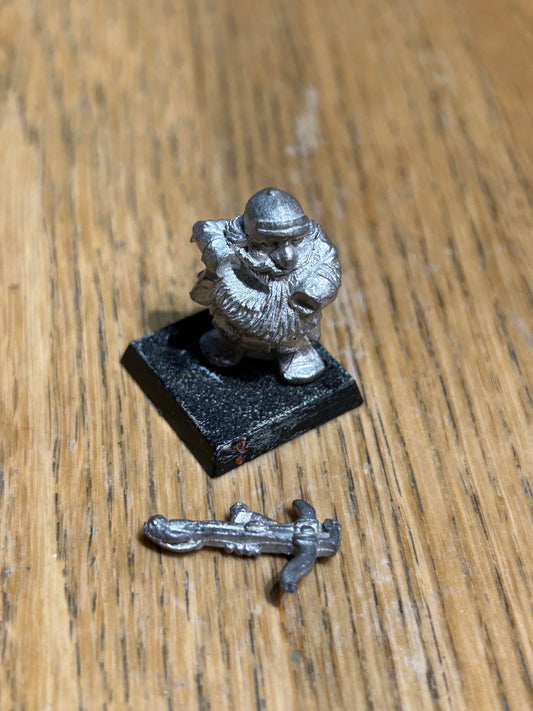 Citadel Games Workshop Marauder MM15 Dwarf Crossbowman Crossbow 1980s Metal with plug-in crossbow