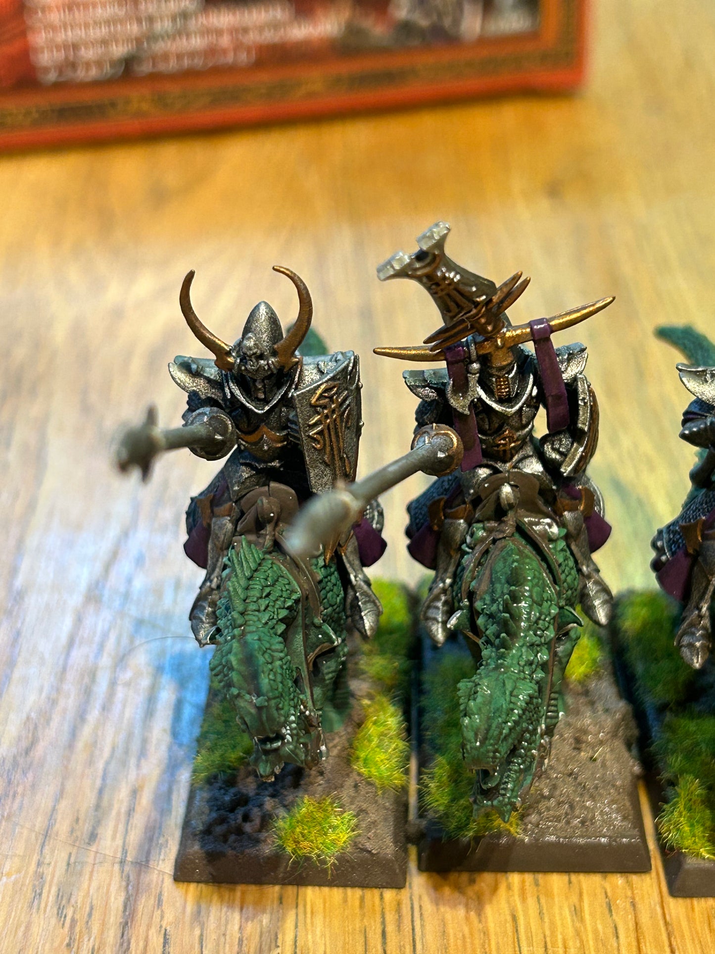 Warhammer fantasy cold one knights x5 including full command (champion’s helmet decoration is half broken off)