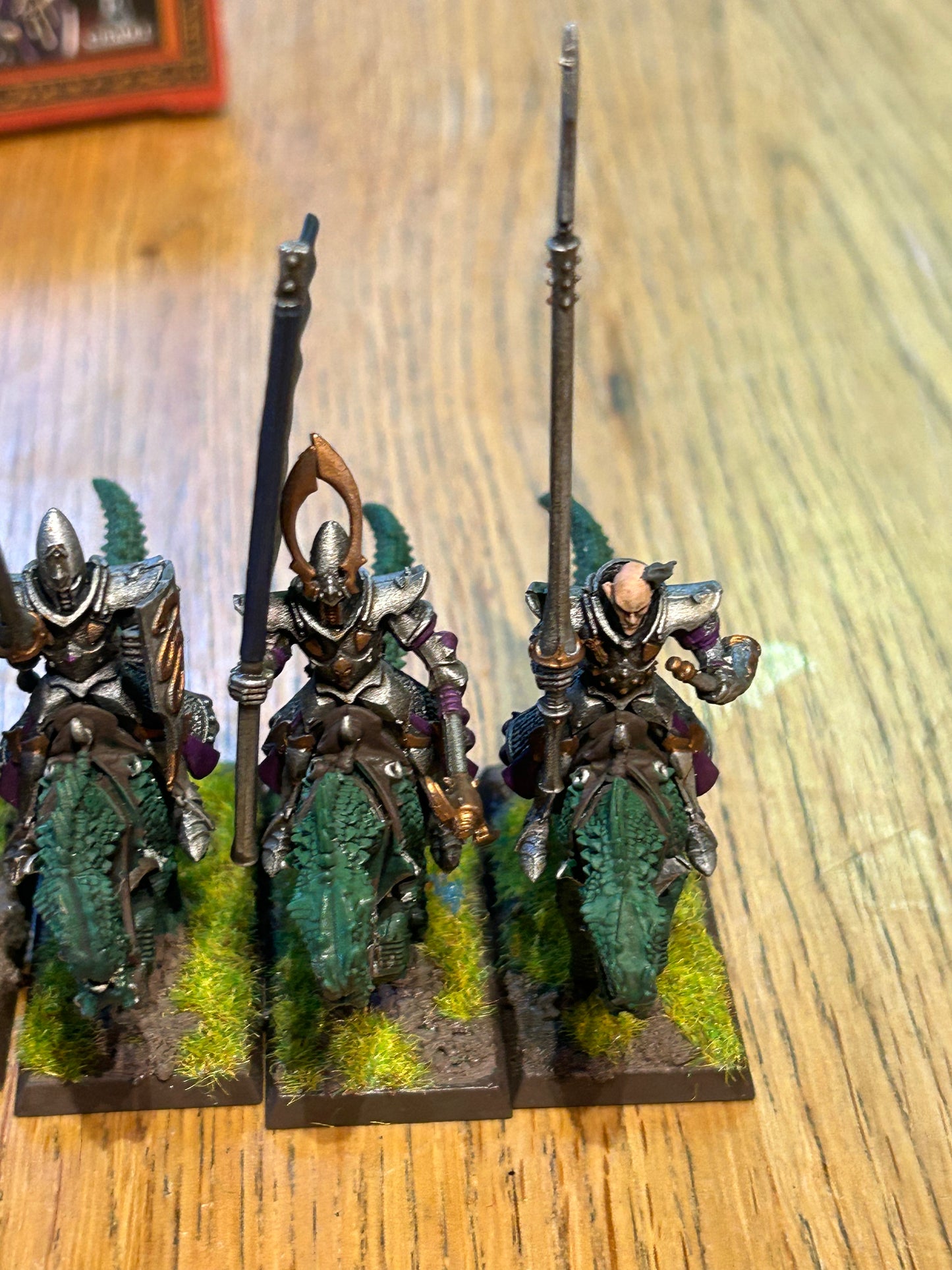 Warhammer fantasy cold one knights x5 including full command (champion’s helmet decoration is half broken off)