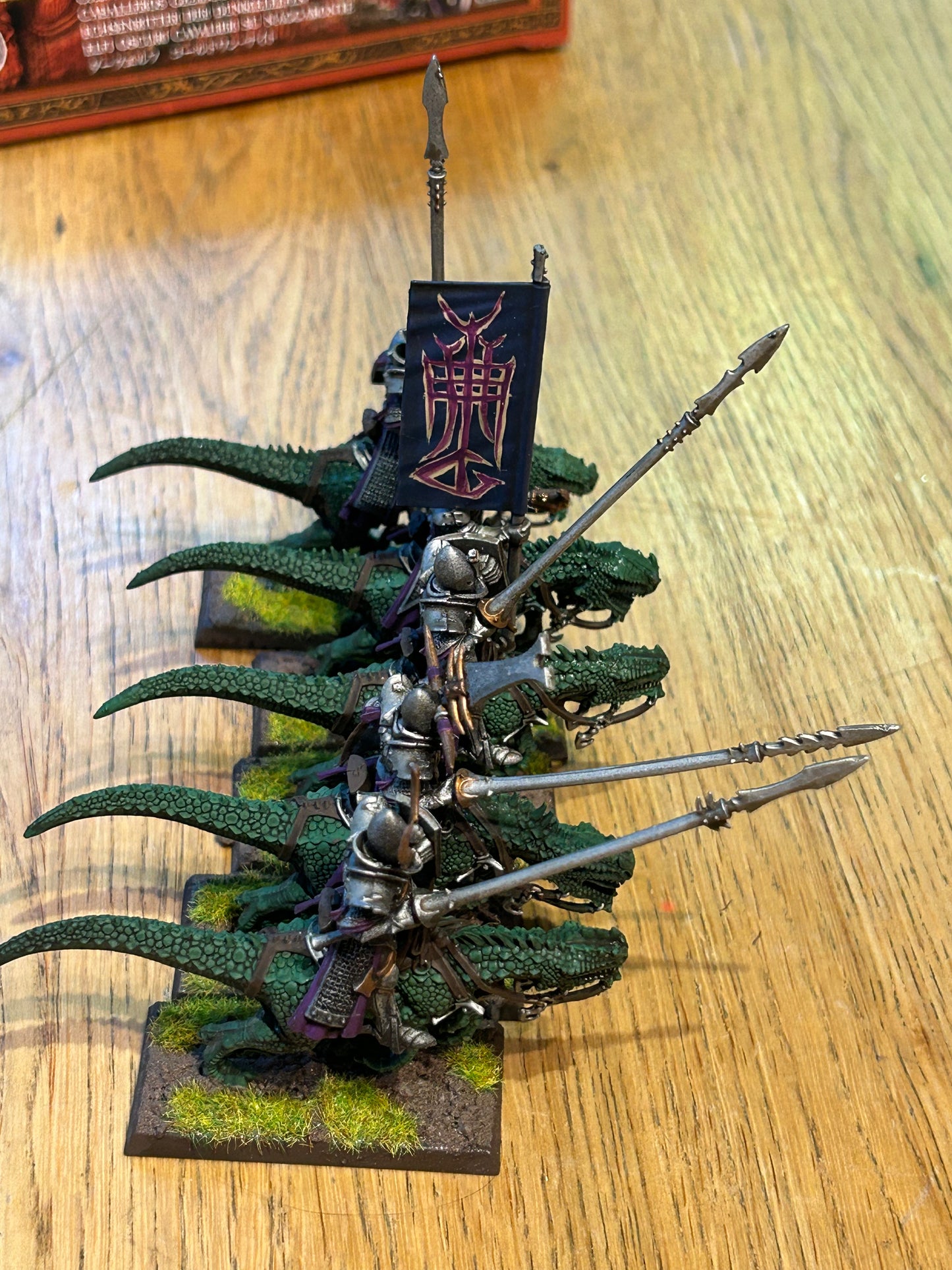 Warhammer fantasy cold one knights x5 including full command (champion’s helmet decoration is half broken off)