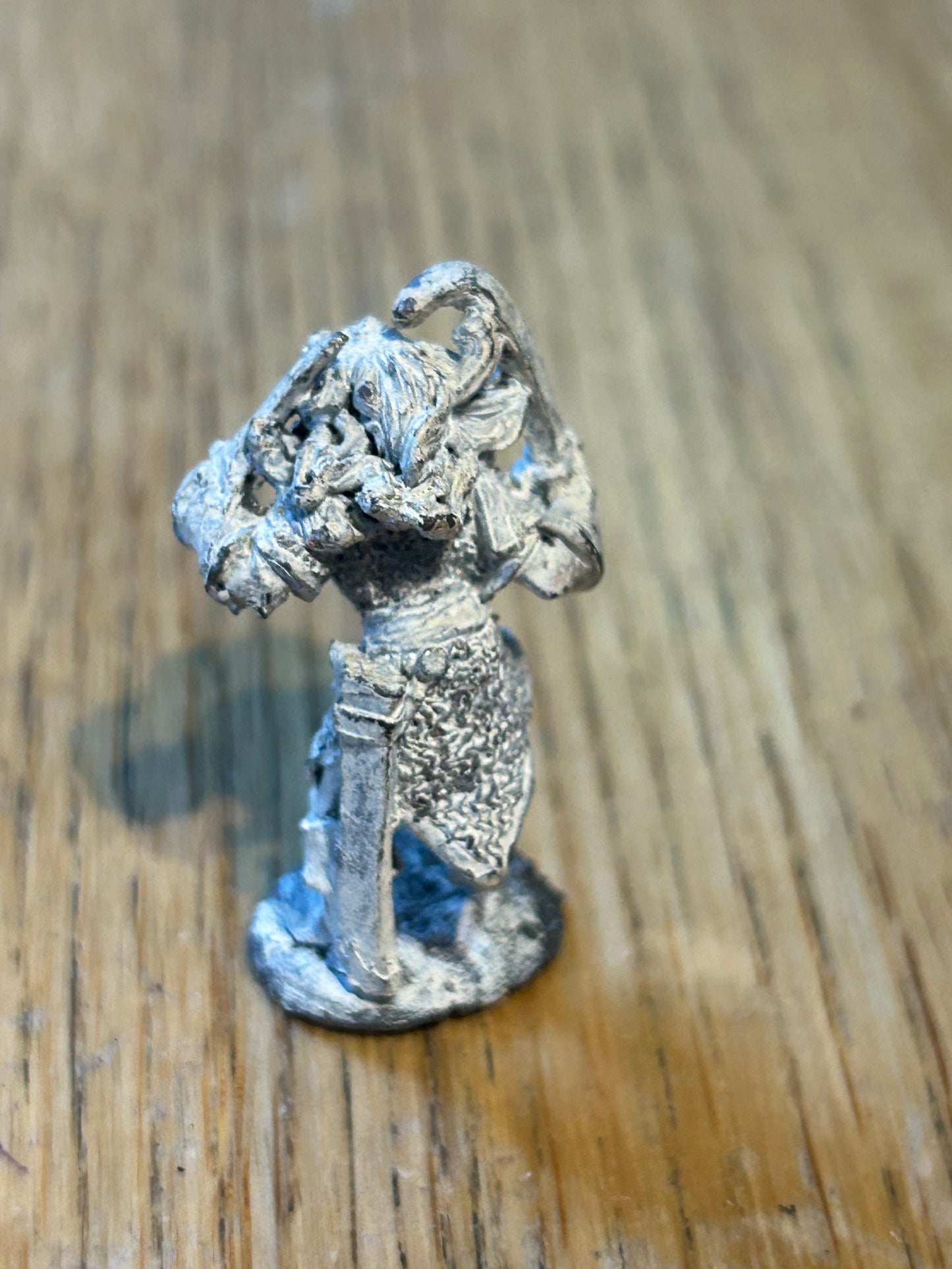 Citadel Games Workshop C09 Dark Elves Witch Elf Female Fanatic w/ sword and dagger