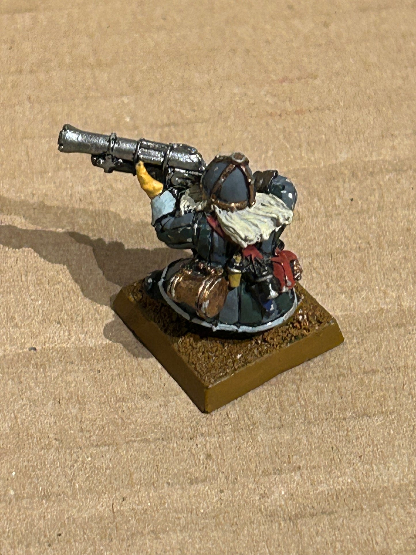 Warhammer fantasy dwarf thunderer