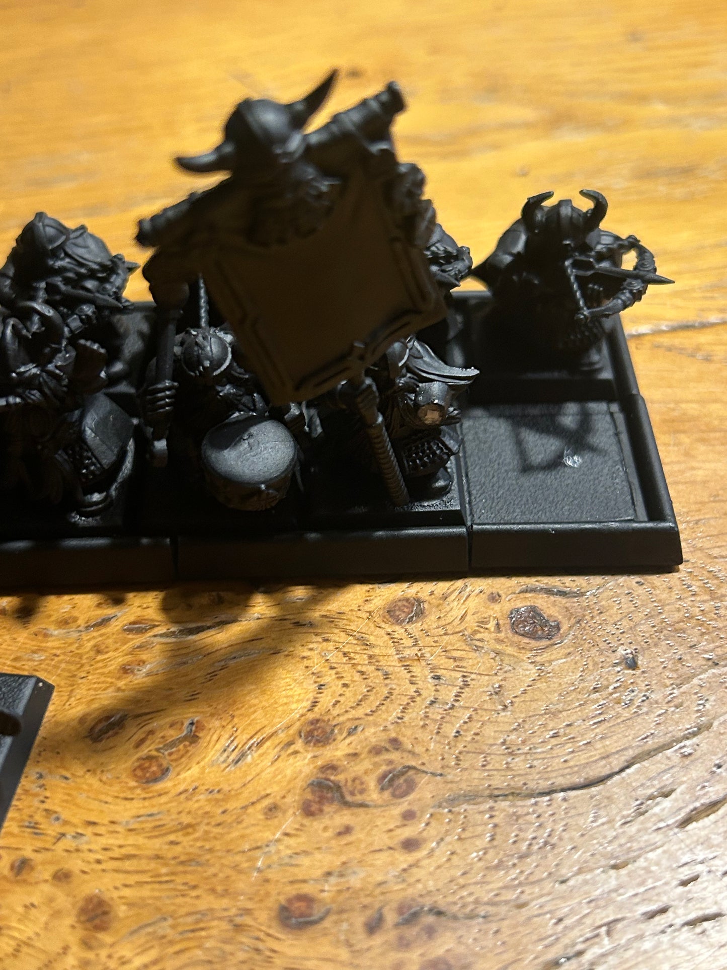Warhammer fantasy old world plastic dwarf quarrellers including command x16 (one is missing the top of his crossbow and standard is missing his hand)