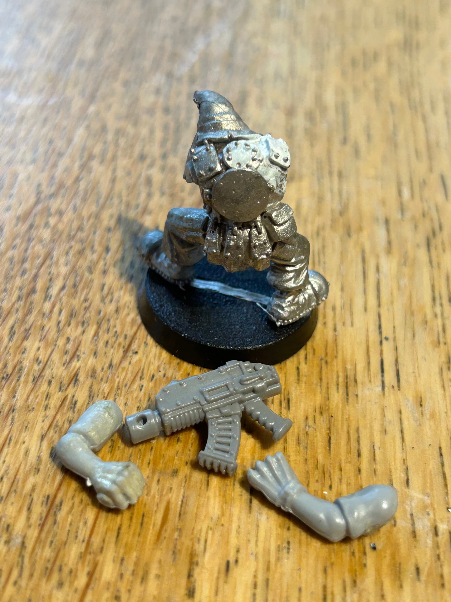 Warhammer 40k Rogue Trader Space Ork Bad moon boy with bolter