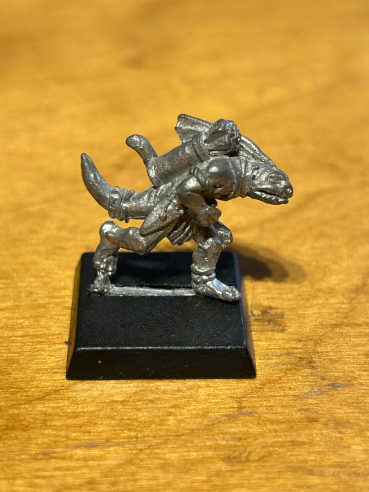 Warhammer fantasy skink with bow archer lizardmen (3 available)