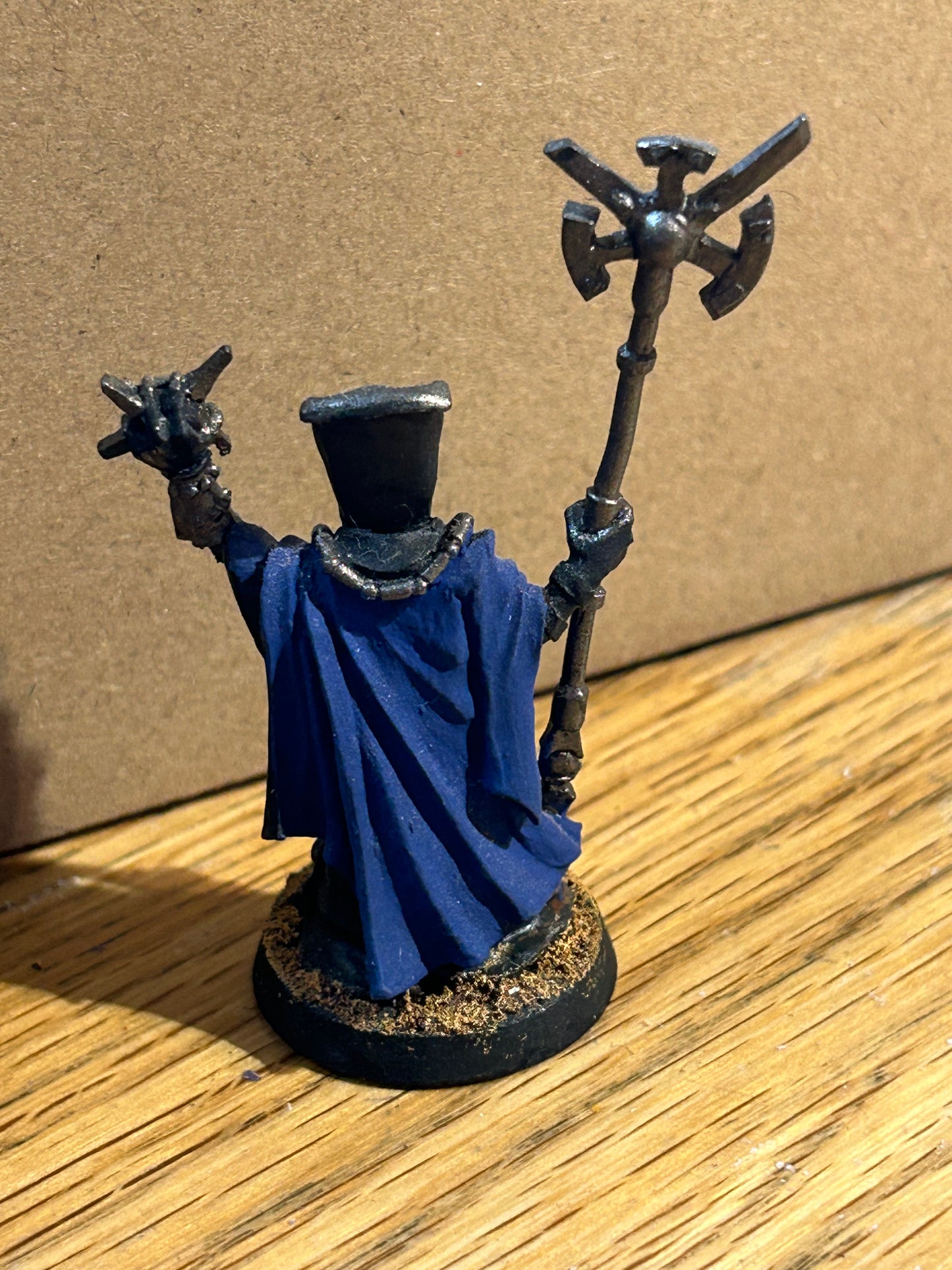 Warhammer 40K Tau Ethereal with staff - metal