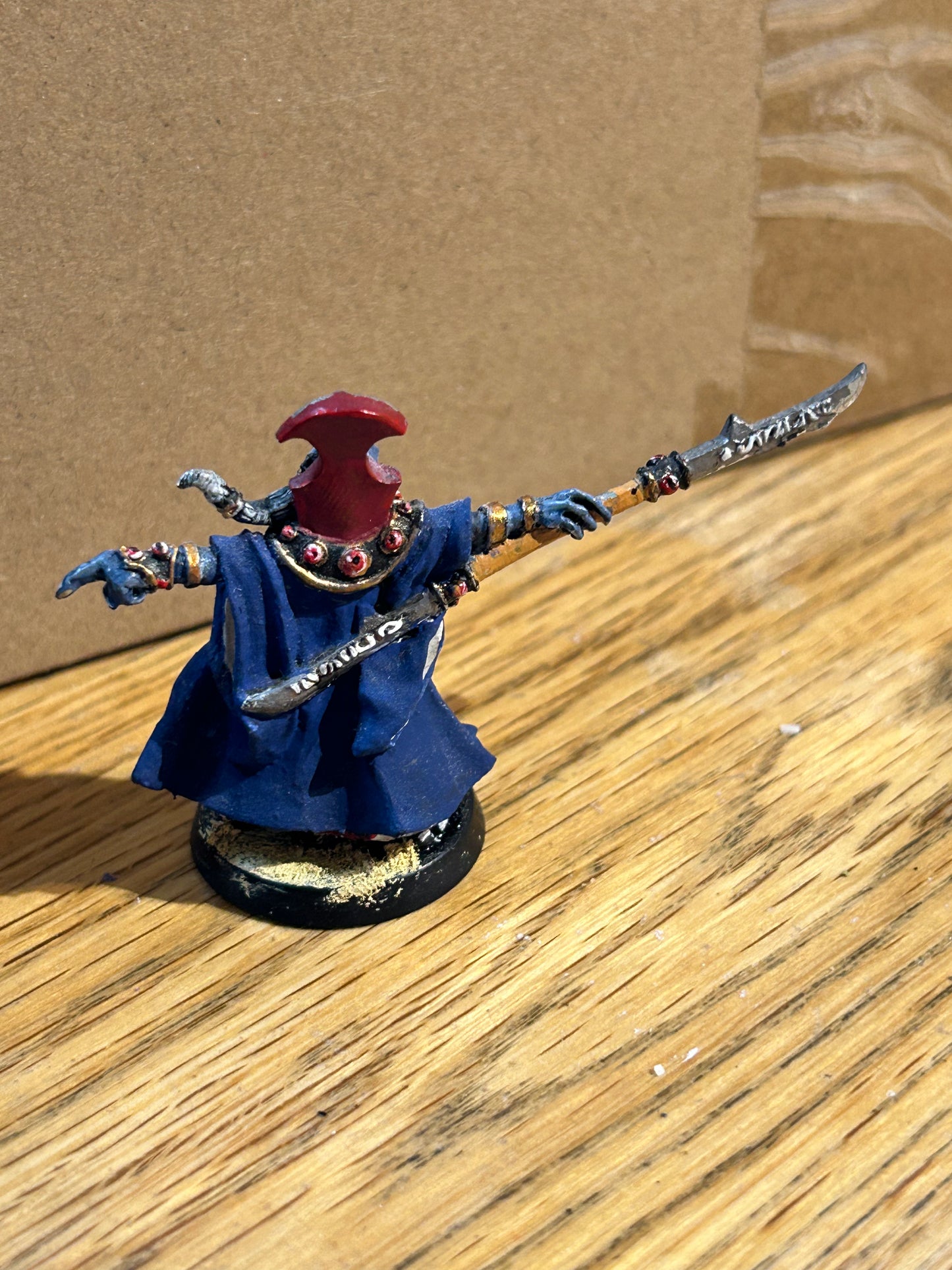 Warhammer 40K Tau Ethereal With Honour Blade - metal
