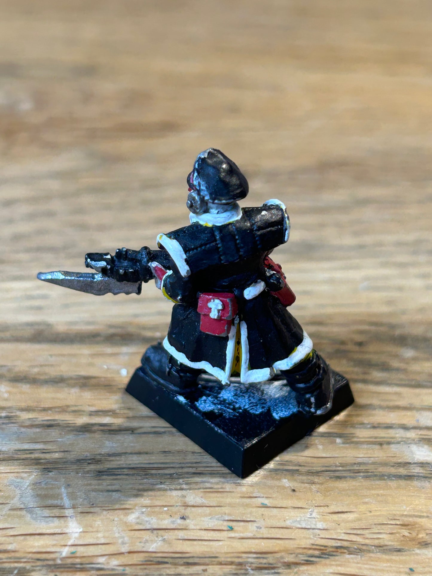 Rogue Trader Imperial Guard Commissar w/ Lasgun 40k Metal Citadel