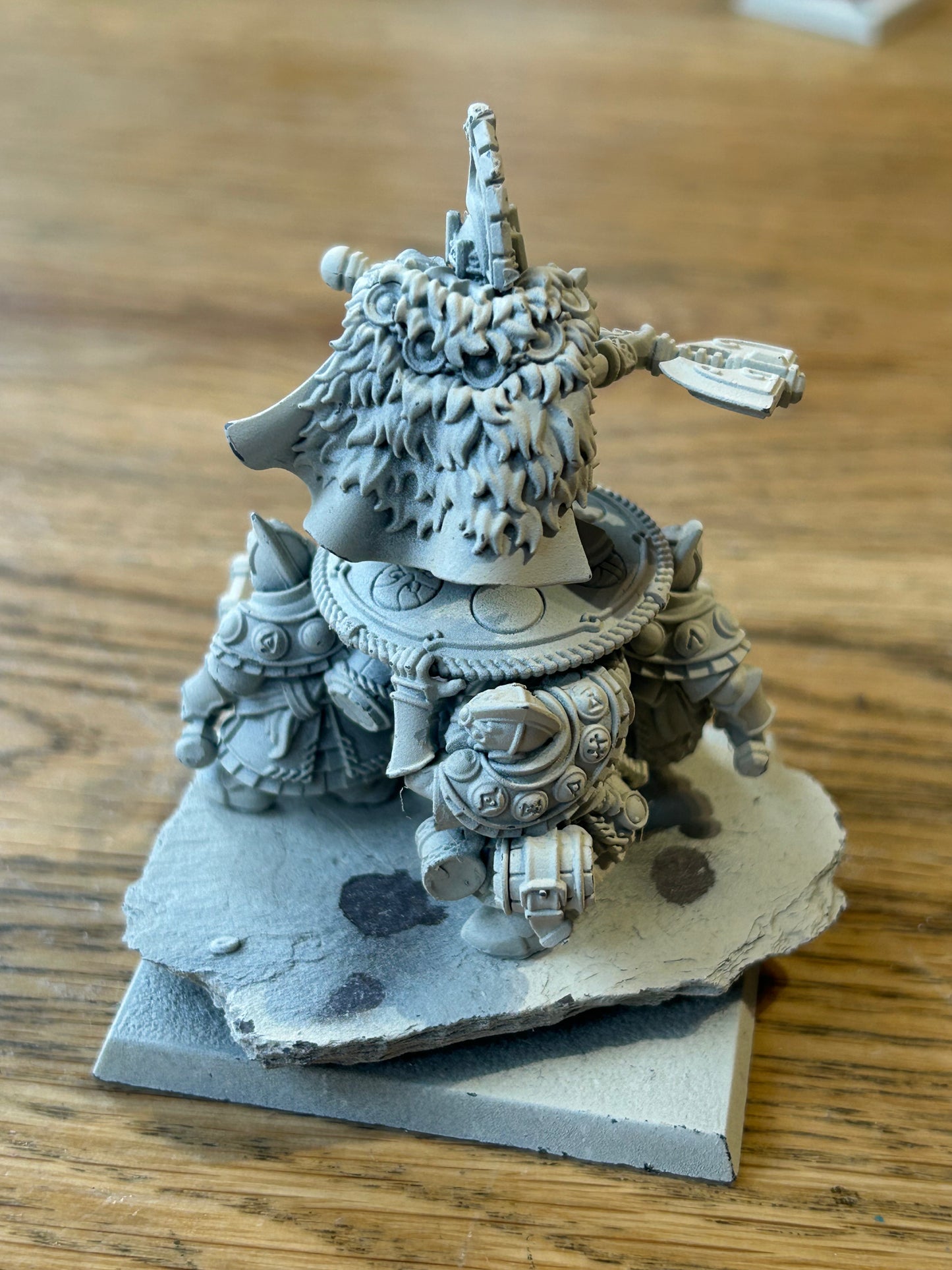 Dwarf Lord with Shieldbearers warhammer fantasy old world