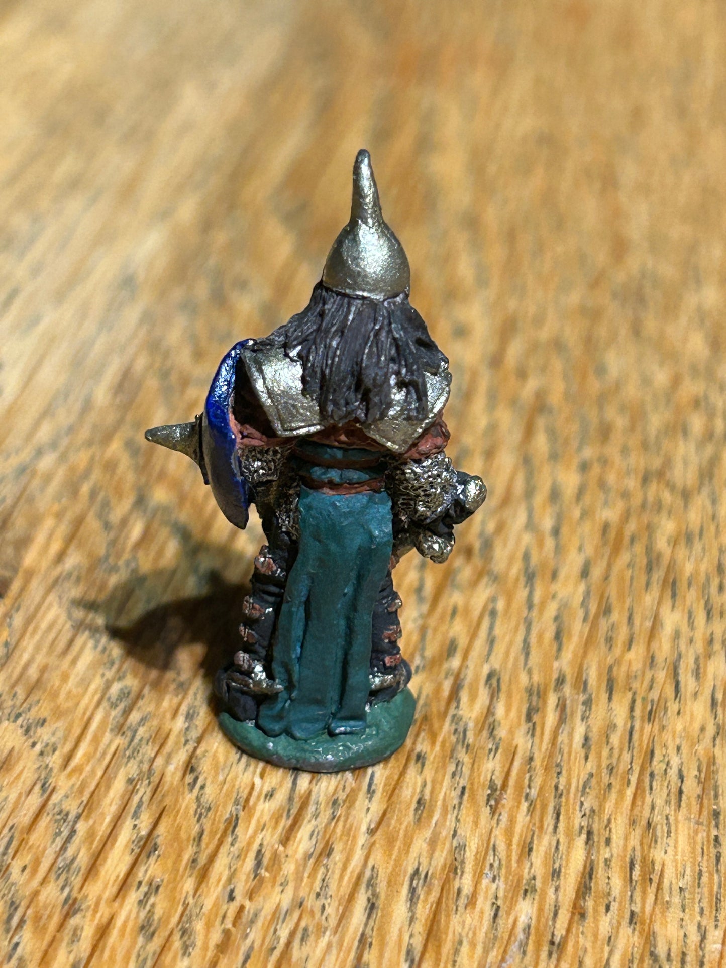 Warhammer fantasy empire or bretonnian Fighter in Spiked Helm w. Broadsword C01 (2C-08)