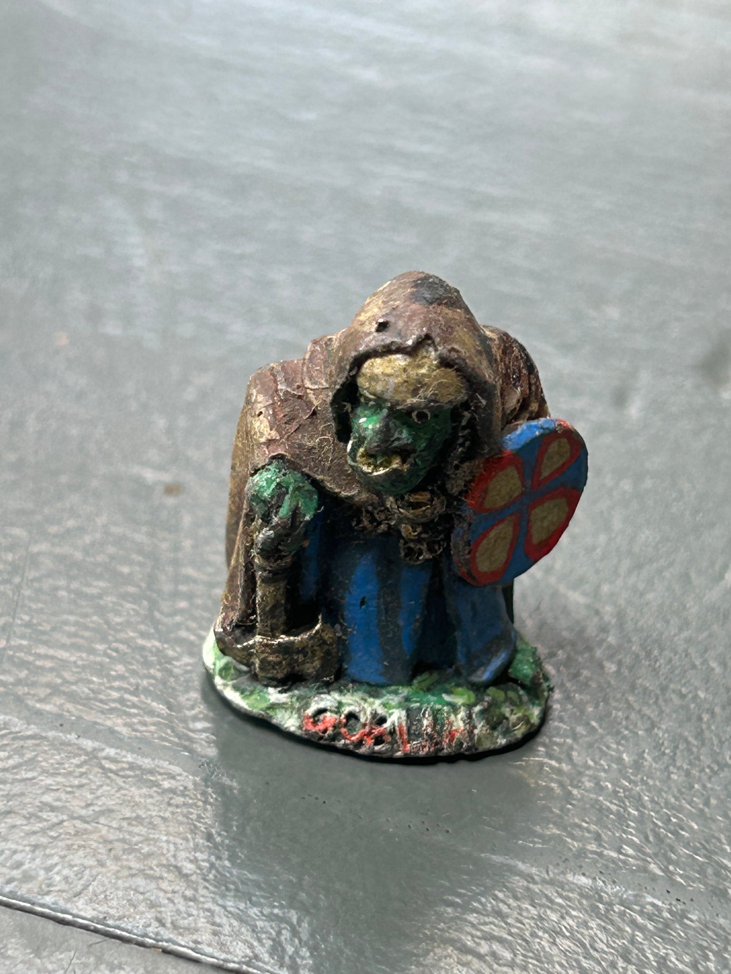 C13 Night Goblin w. Axe & Shield