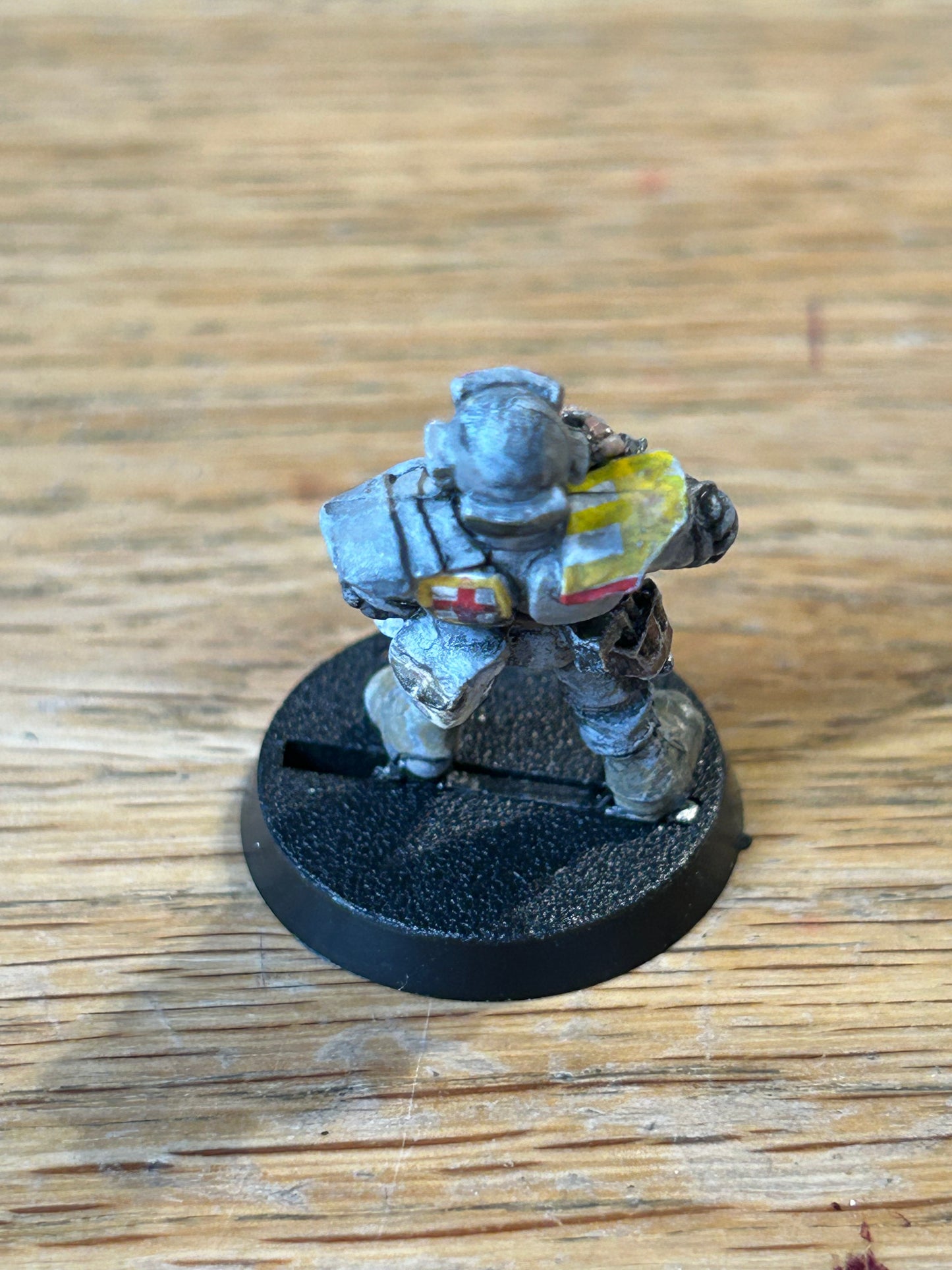 WARHAMMER 40K ROGUE TRADER IMPERIAL GUARD MEDIC eating vegi-burger Classic Metal