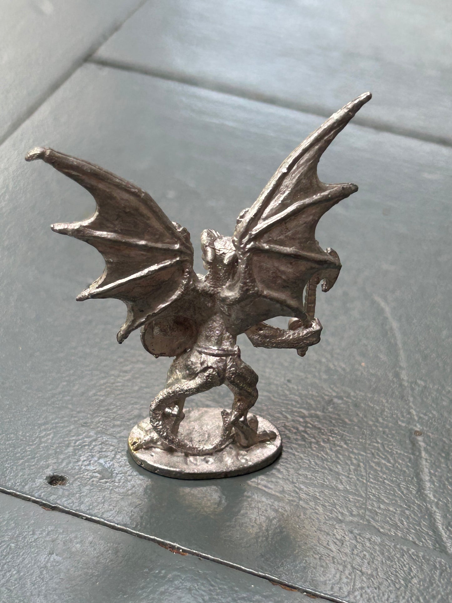 Grenadier models dragonen dragon man with axe and shield