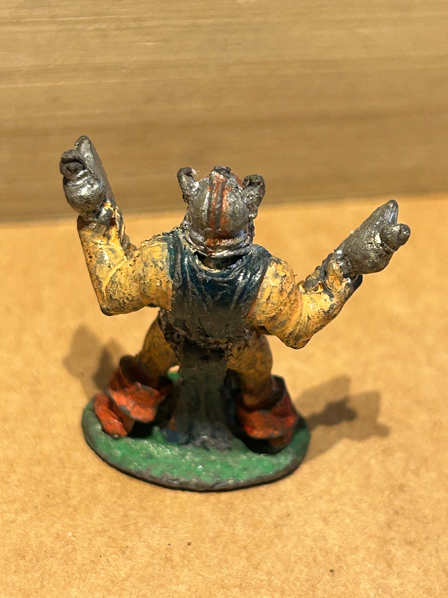 Citadel Games Workshop Knights Of Chaos chaos warrior with two axes 84-04